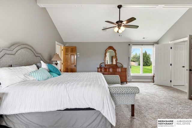 18124 Tammy Trail, Omaha, NE 68135
