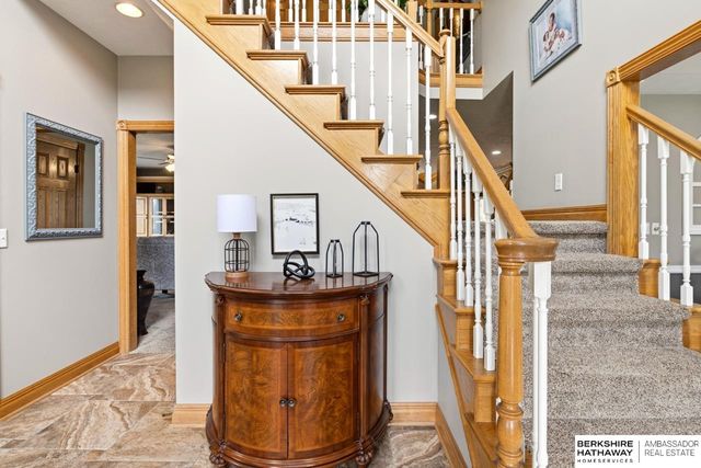 18124 Tammy Trail, Omaha, NE 68135