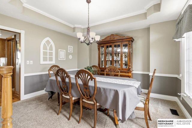 18124 Tammy Trail, Omaha, NE 68135