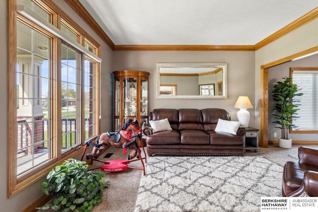 18124 Tammy Trail, Omaha, NE 68135