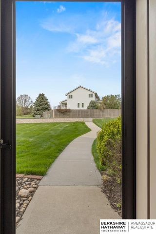 18124 Tammy Trail, Omaha, NE 68135