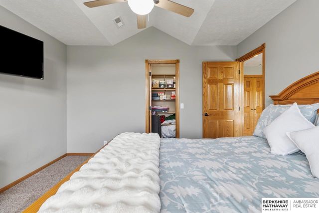 18124 Tammy Trail, Omaha, NE 68135