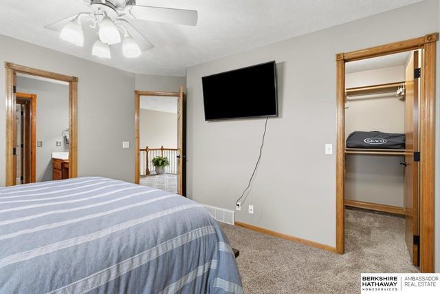 18124 Tammy Trail, Omaha, NE 68135