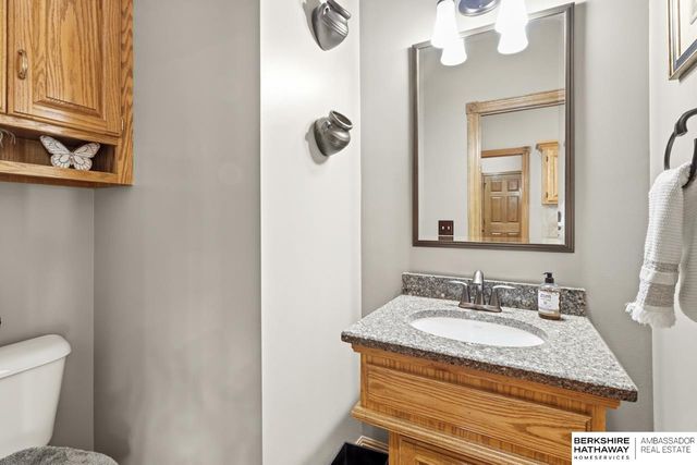 18124 Tammy Trail, Omaha, NE 68135