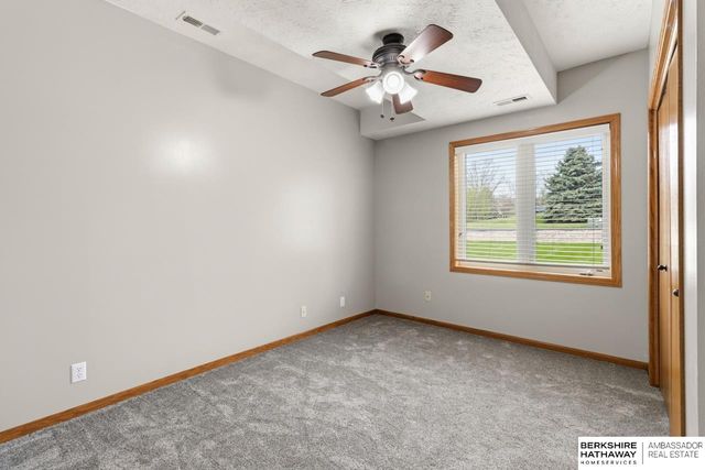 18124 Tammy Trail, Omaha, NE 68135