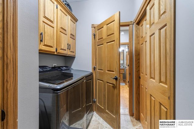 18124 Tammy Trail, Omaha, NE 68135