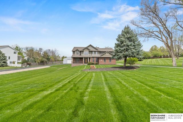 18124 Tammy Trail, Omaha, NE 68135