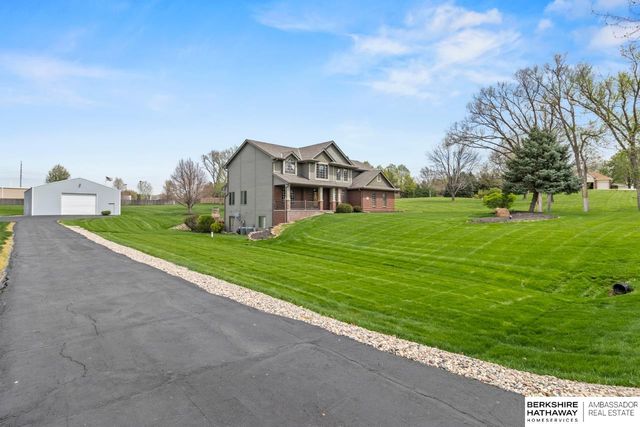 18124 Tammy Trail, Omaha, NE 68135