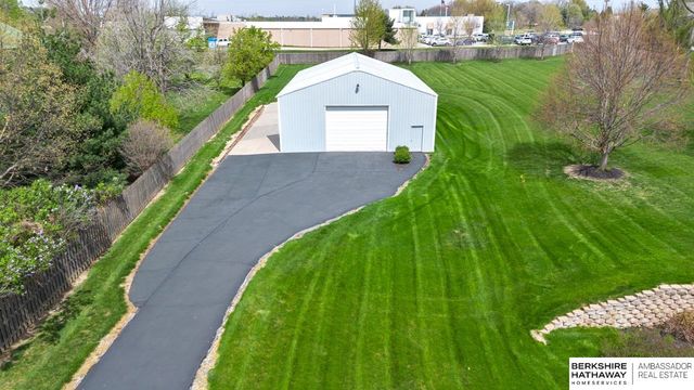 18124 Tammy Trail, Omaha, NE 68135