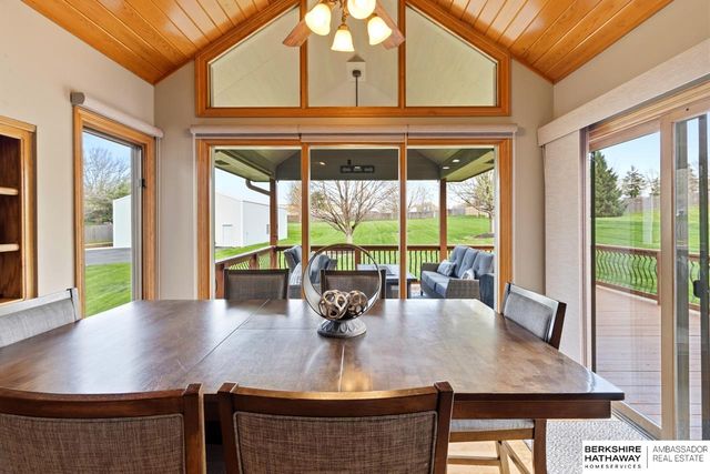 18124 Tammy Trail, Omaha, NE 68135