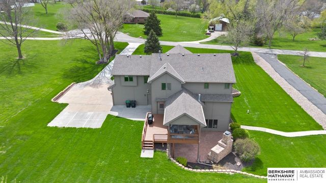 18124 Tammy Trail, Omaha, NE 68135