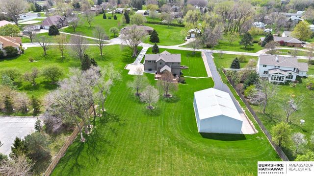 18124 Tammy Trail, Omaha, NE 68135