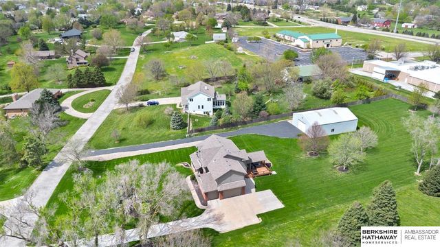 18124 Tammy Trail, Omaha, NE 68135