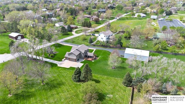 18124 Tammy Trail, Omaha, NE 68135