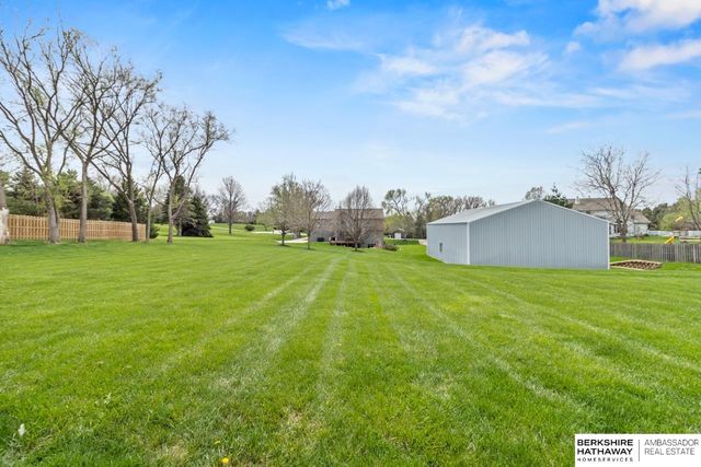 18124 Tammy Trail, Omaha, NE 68135