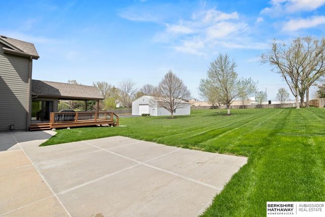 18124 Tammy Trail, Omaha, NE 68135