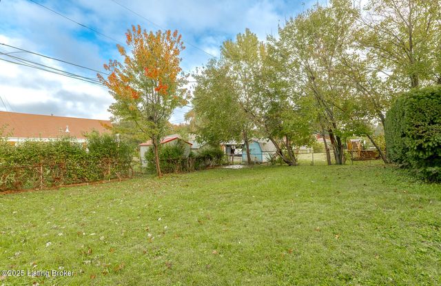 3023 Leman Dr, Louisville, KY 40220