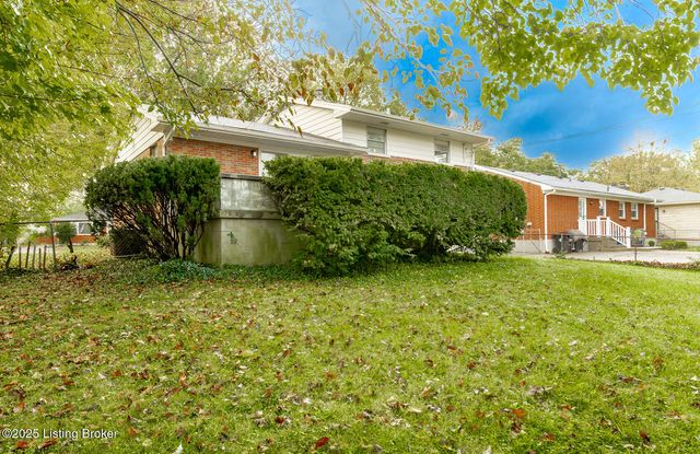 3023 Leman Dr, Louisville, KY 40220