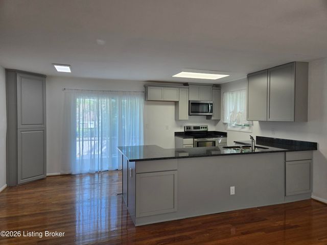 3023 Leman Dr, Louisville, KY 40220