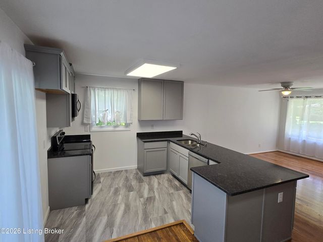 3023 Leman Dr, Louisville, KY 40220