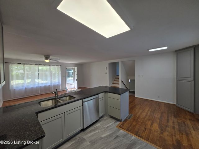 3023 Leman Dr, Louisville, KY 40220