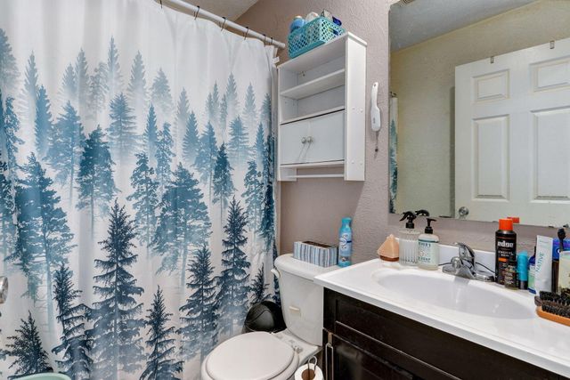 602 Oak Leaf Court, Nixa, MO 65714