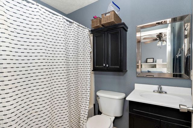 602 Oak Leaf Court, Nixa, MO 65714