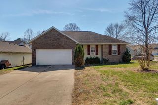 602 Oak Leaf Court, Nixa, MO 65714
