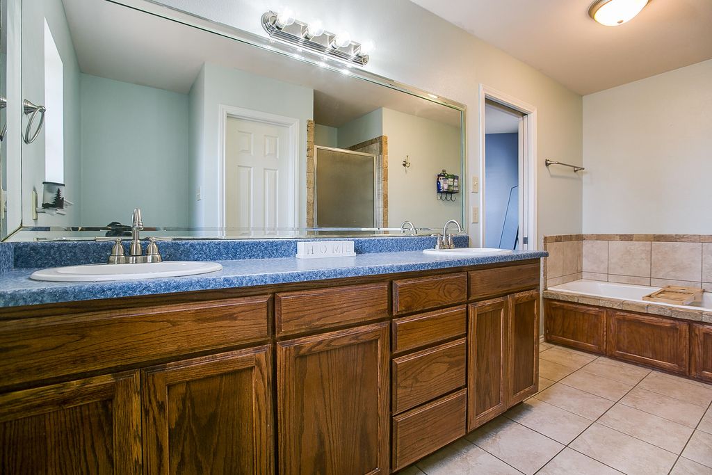 Image 20 of property listing at 4613 Pinion Ridge Drive, San Angelo, TX 76904