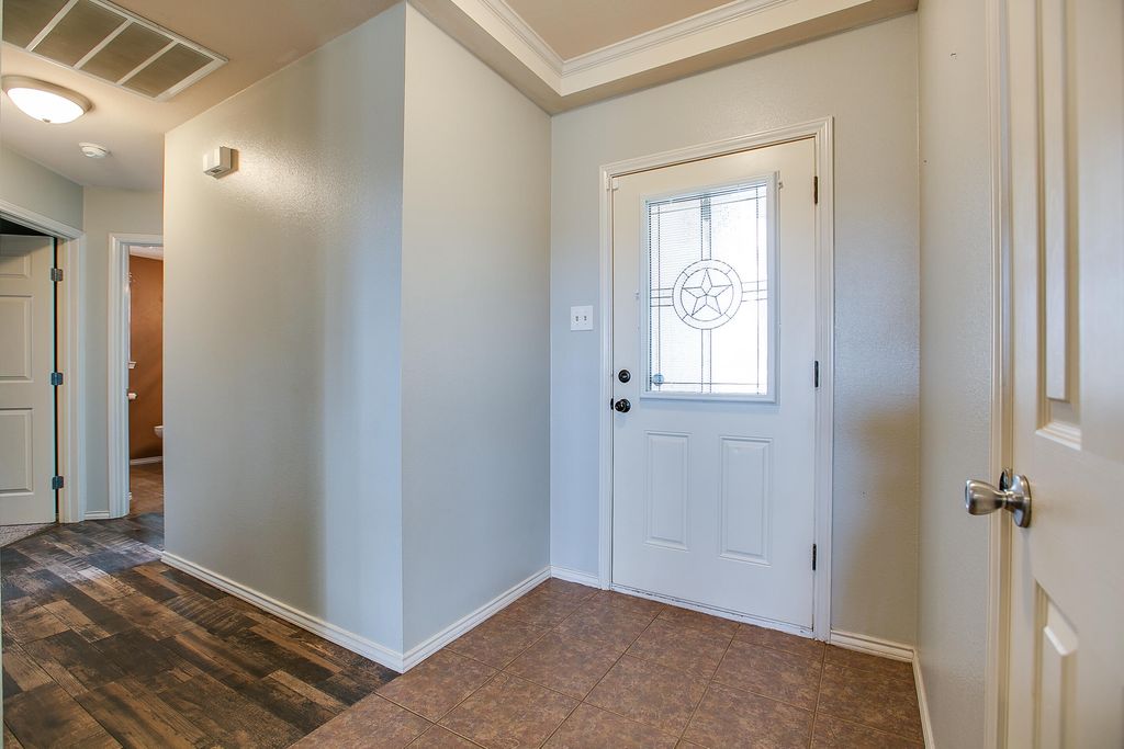 Image 6 of property listing at 4613 Pinion Ridge Drive, San Angelo, TX 76904