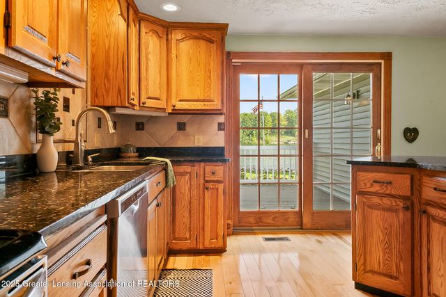 4813 Lakeside Drive, Perrinton, MI 48871