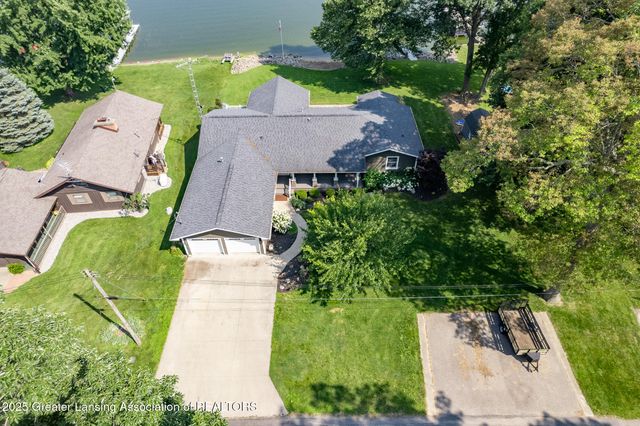4813 Lakeside Drive, Perrinton, MI 48871
