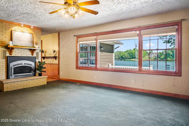 4813 Lakeside Drive, Perrinton, MI 48871