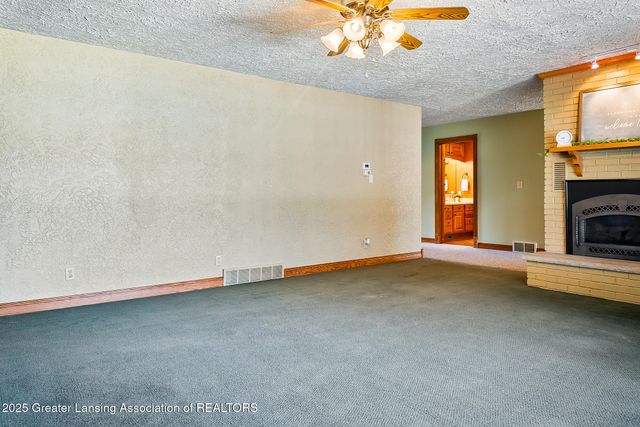 4813 Lakeside Drive, Perrinton, MI 48871