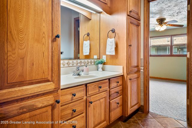 4813 Lakeside Drive, Perrinton, MI 48871