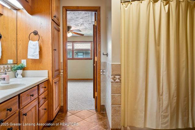 4813 Lakeside Drive, Perrinton, MI 48871