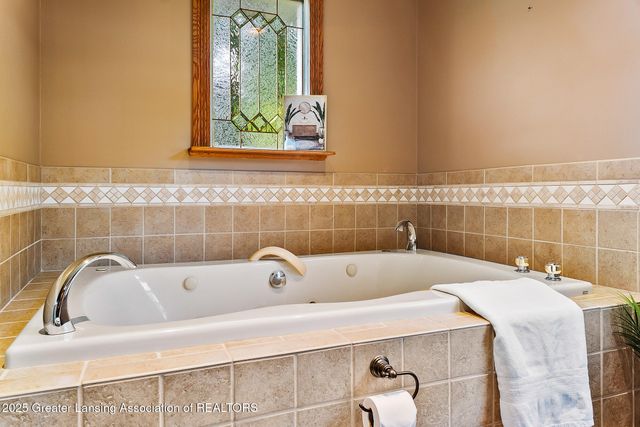 4813 Lakeside Drive, Perrinton, MI 48871