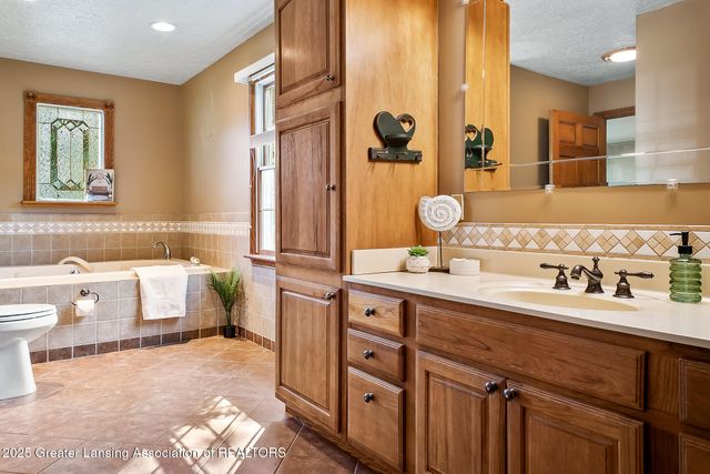 4813 Lakeside Drive, Perrinton, MI 48871