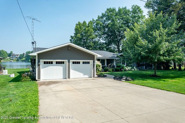 4813 Lakeside Drive, Perrinton, MI 48871