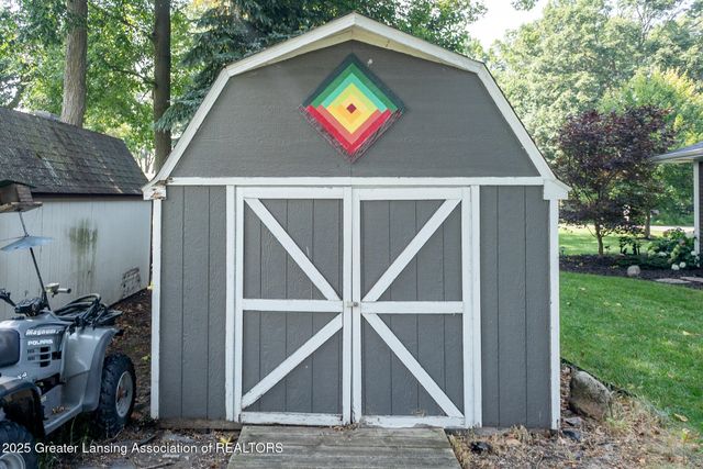 4813 Lakeside Drive, Perrinton, MI 48871