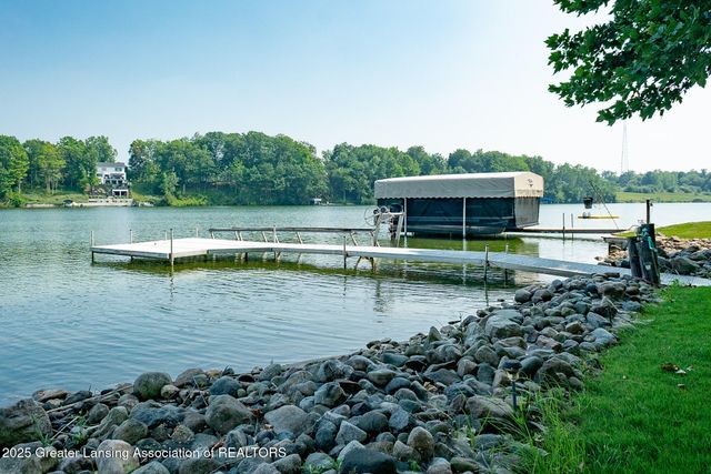 4813 Lakeside Drive, Perrinton, MI 48871