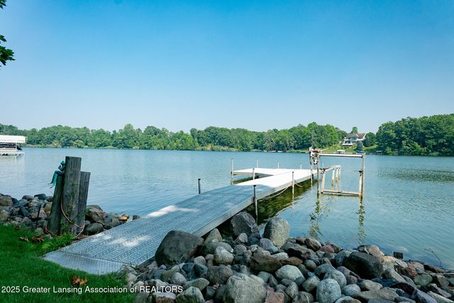 4813 Lakeside Drive, Perrinton, MI 48871