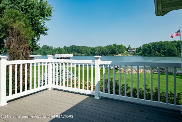 4813 Lakeside Drive, Perrinton, MI 48871