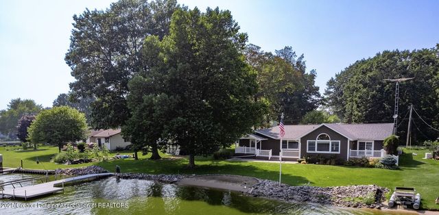 4813 Lakeside Drive, Perrinton, MI 48871