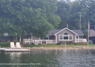 4813 Lakeside Drive, Perrinton, MI 48871