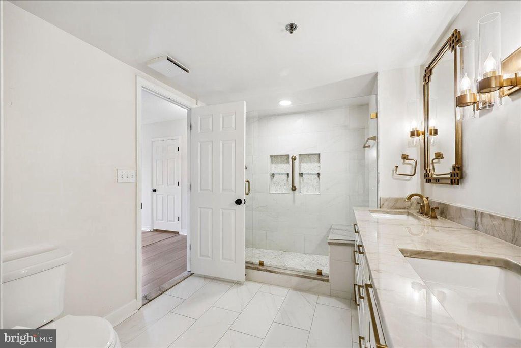 Image 12 of property listing at 5809 NICHOLSON #316, North Bethesda, MD 20852