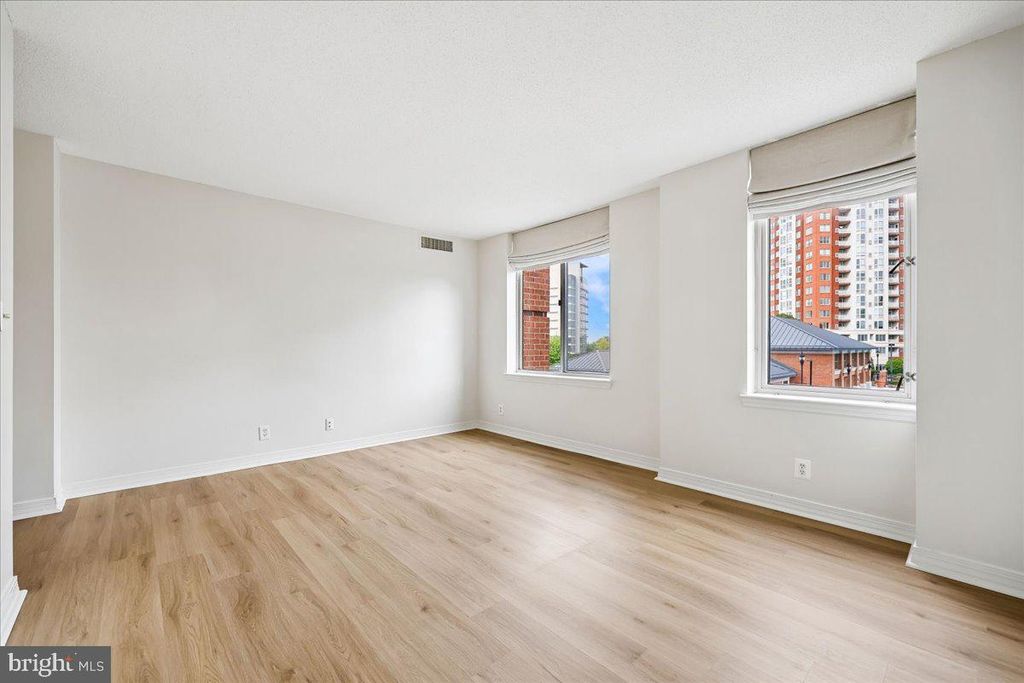 Image 13 of property listing at 5809 NICHOLSON #316, North Bethesda, MD 20852