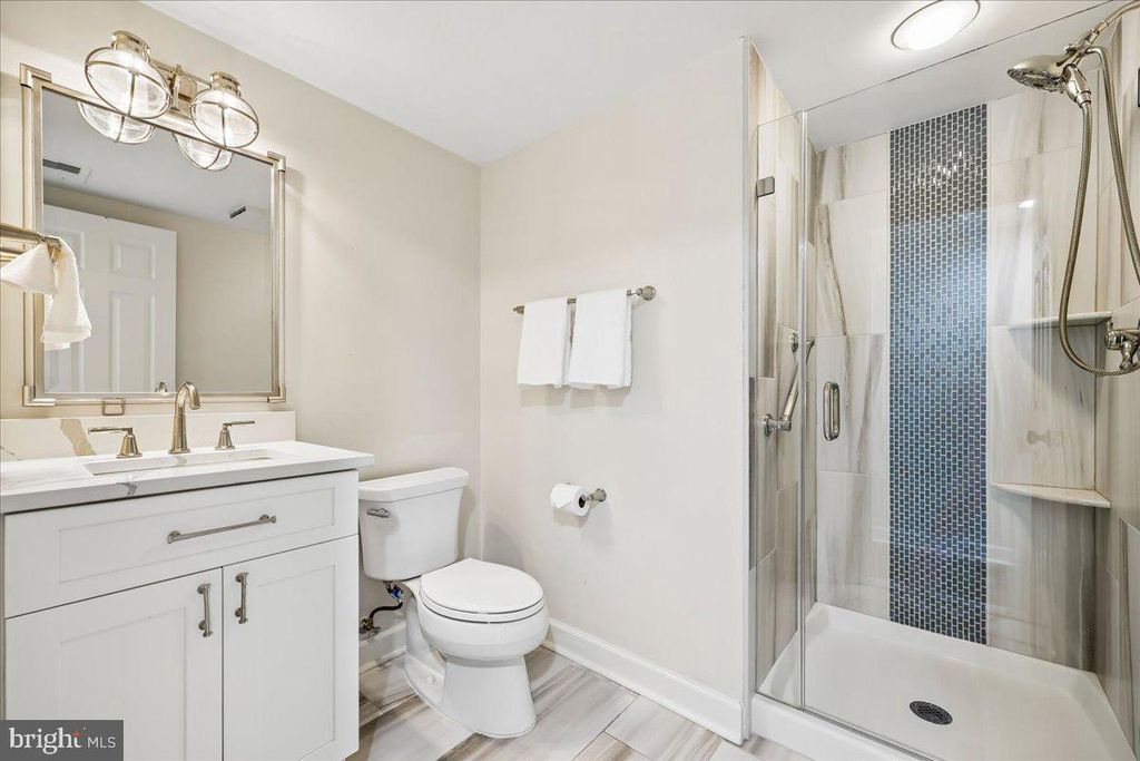 Image 16 of property listing at 5809 NICHOLSON #316, North Bethesda, MD 20852