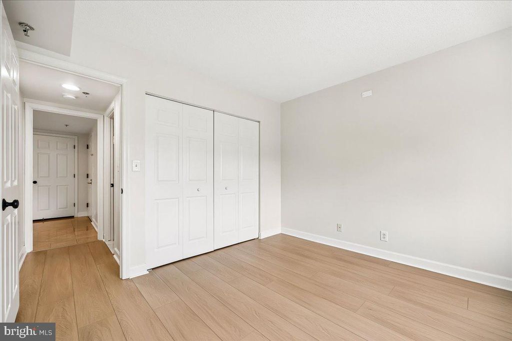 Image 19 of property listing at 5809 NICHOLSON #316, North Bethesda, MD 20852