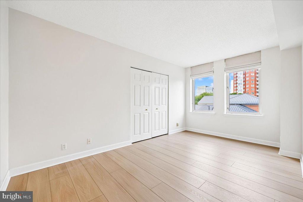 Image 21 of property listing at 5809 NICHOLSON #316, North Bethesda, MD 20852